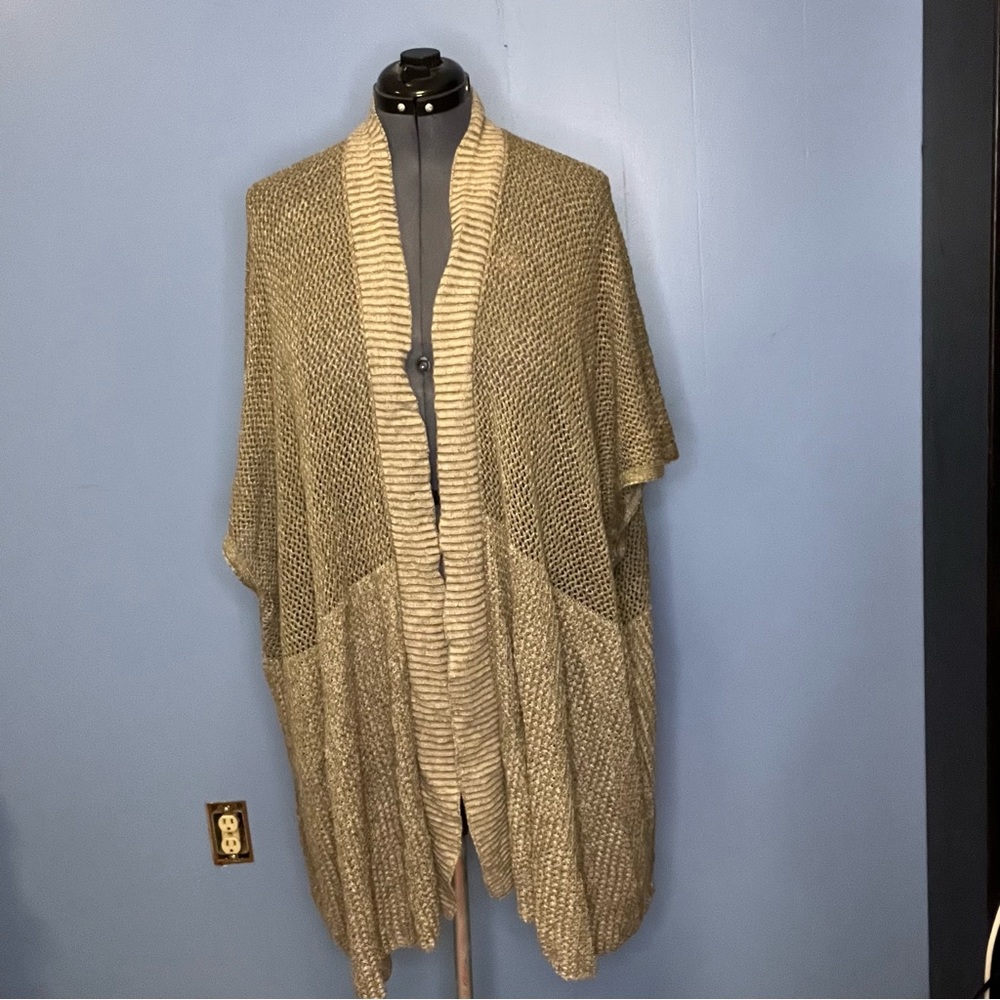 Universal Threads Kimono - Picture 2 of 4